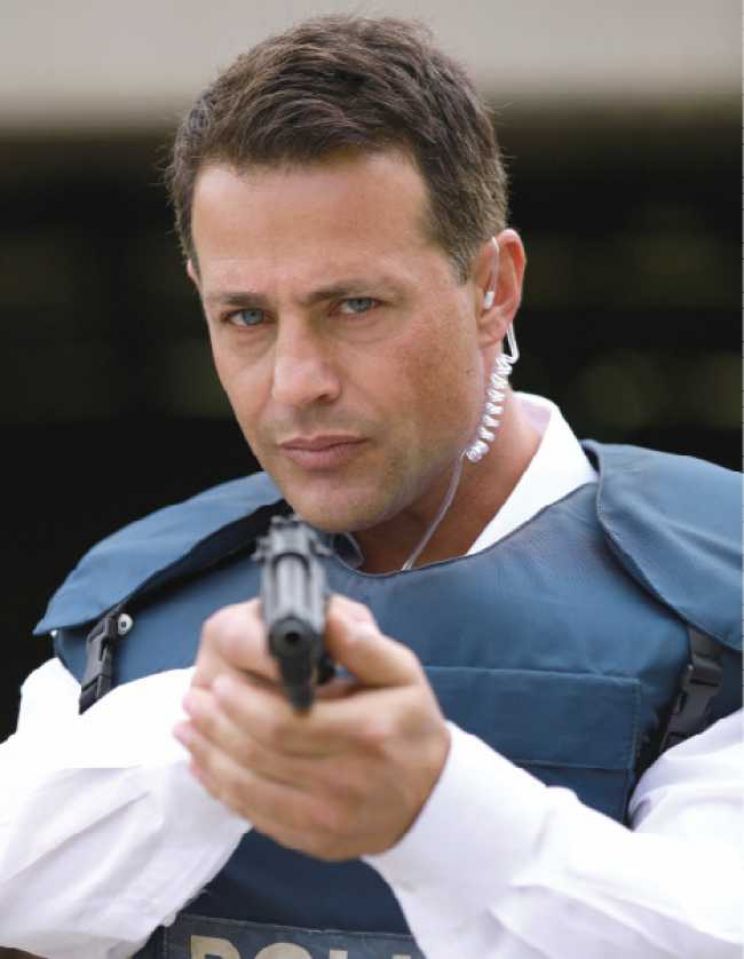 Louis Mandylor