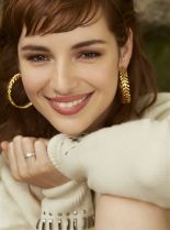 Louise Bourgoin photo