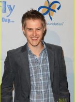 Lucas Grabeel