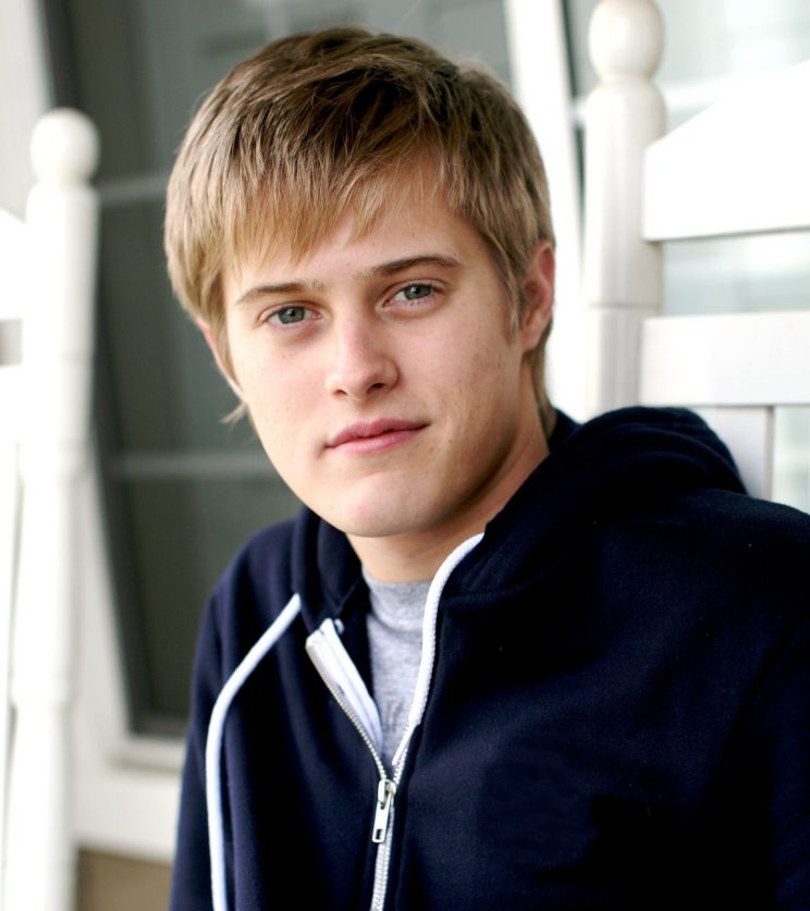 Lucas Grabeel
