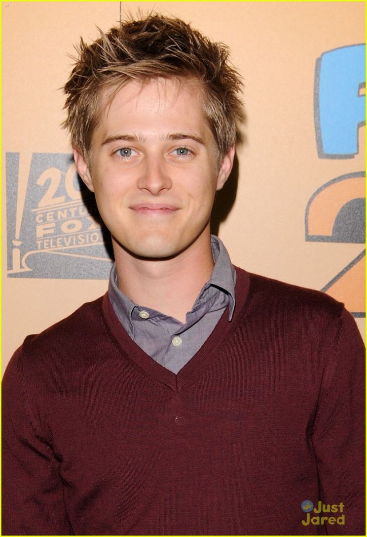 Lucas Grabeel