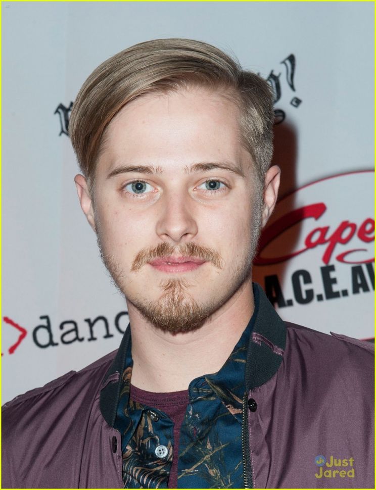 Lucas Grabeel