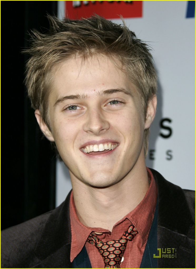 Lucas Grabeel