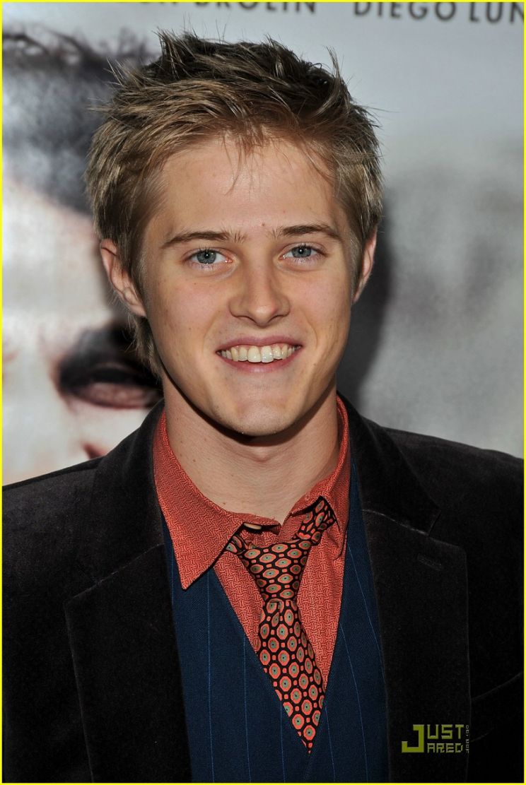 Lucas Grabeel