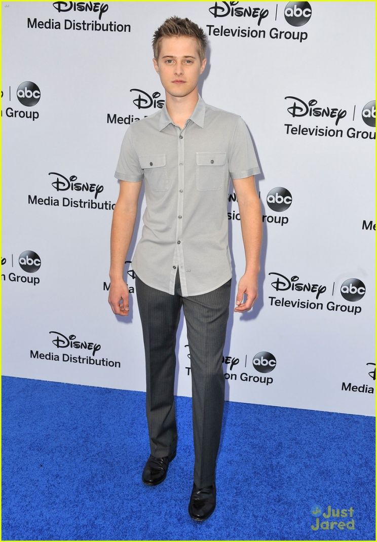 Lucas Grabeel