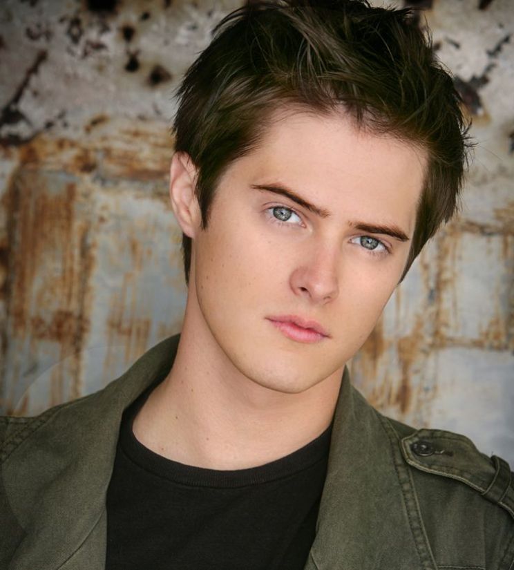 Lucas Grabeel