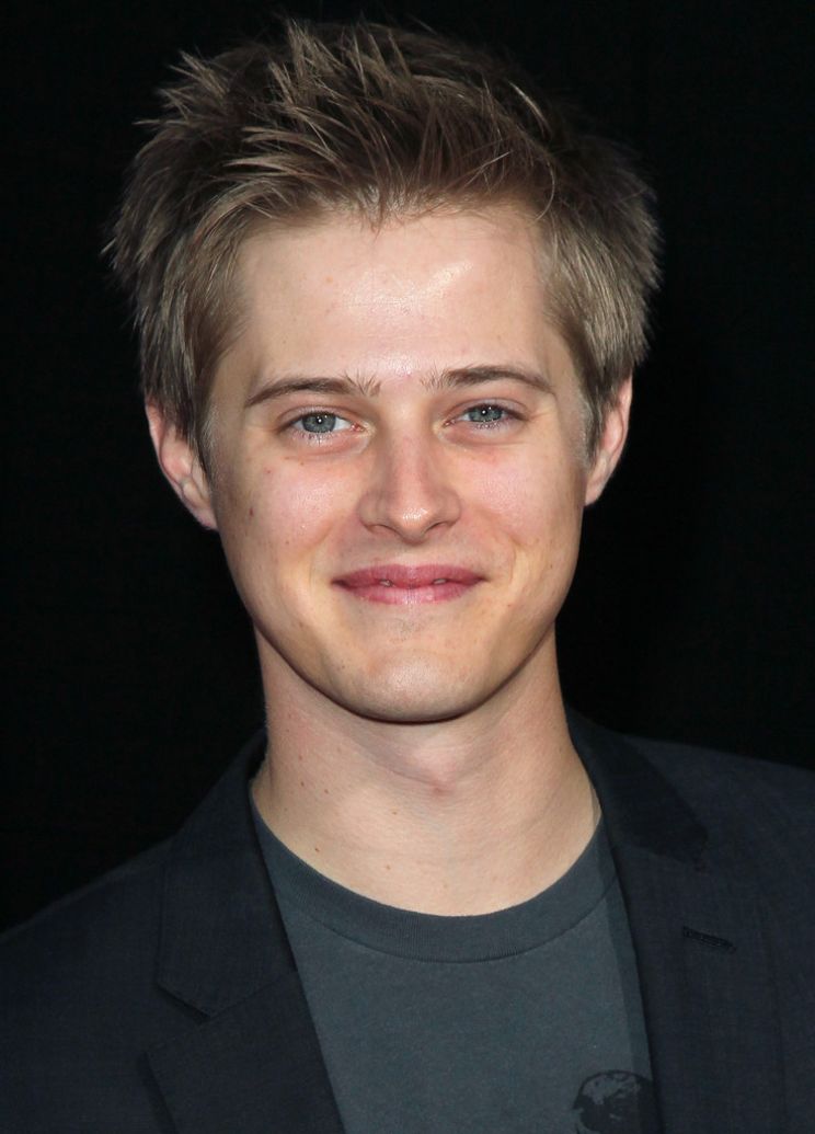 Lucas Grabeel
