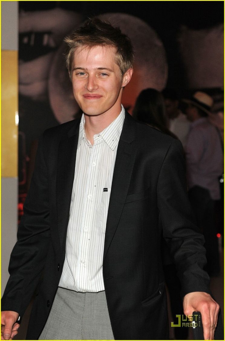 Lucas Grabeel