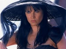 Lucy Lawless