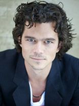 Luke Arnold