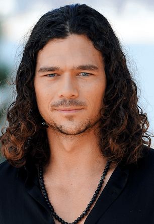 Luke Arnold