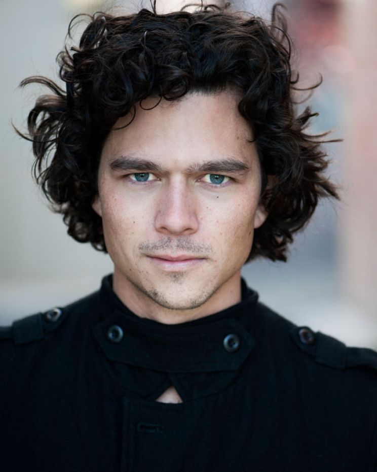 Luke Arnold