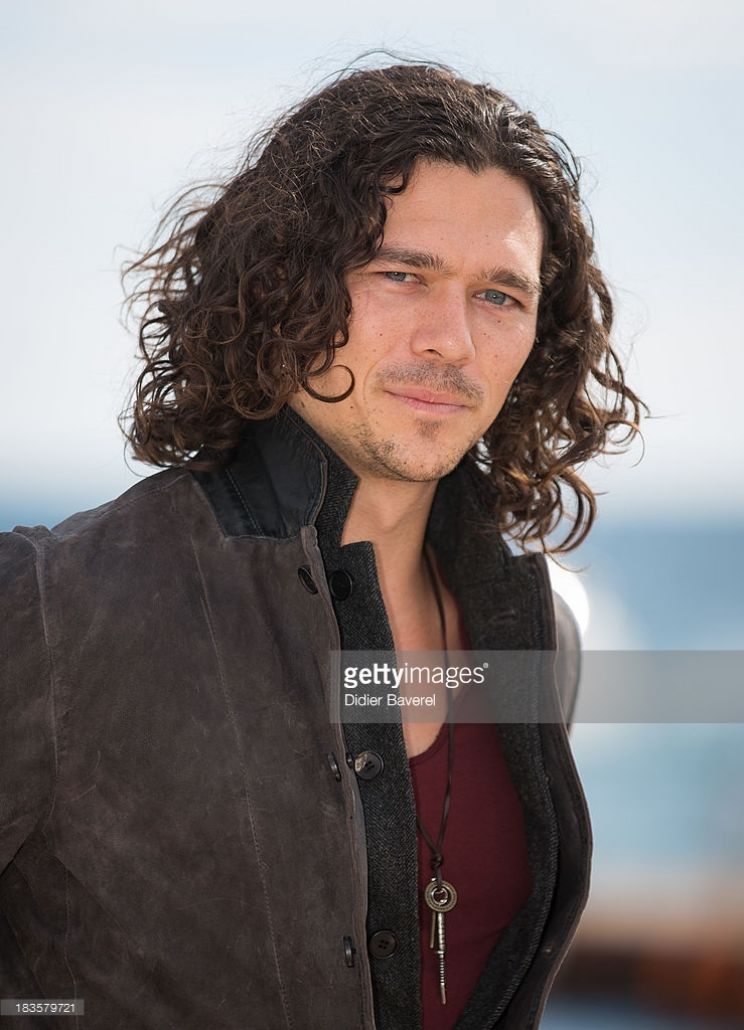 Luke Arnold