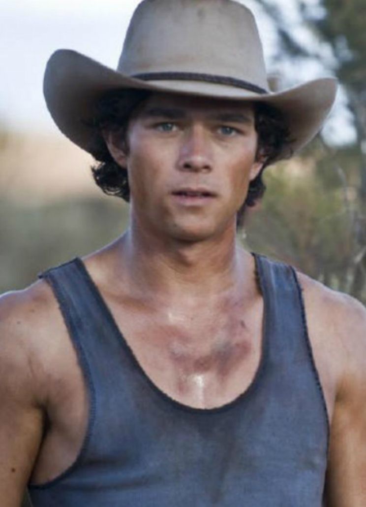 Luke Arnold