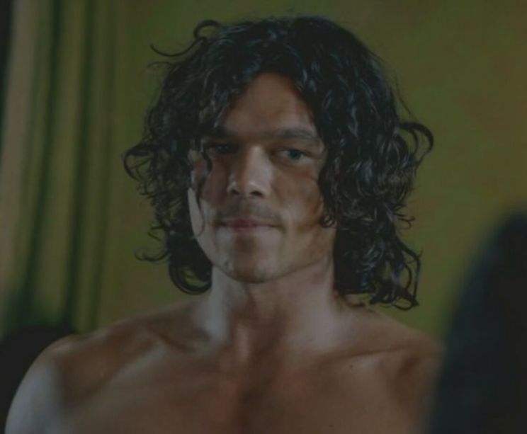 Luke Arnold