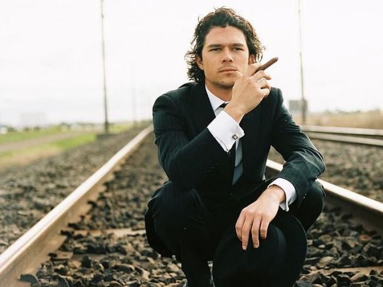 Luke Arnold