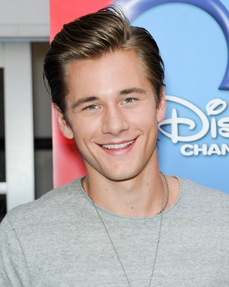 Luke Benward