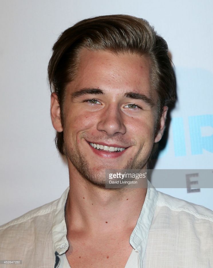 Luke Benward