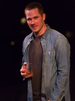 Luke Macfarlane photo