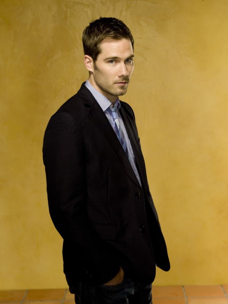 Luke Macfarlane