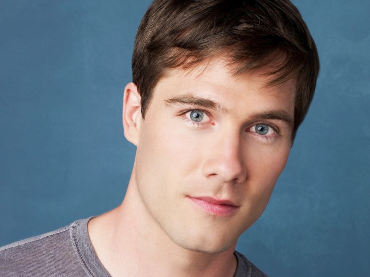 Luke Macfarlane