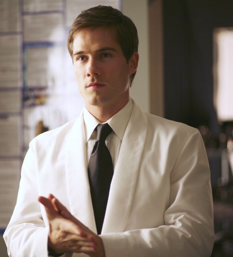 Luke Macfarlane