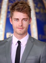 Luke Mitchell photo