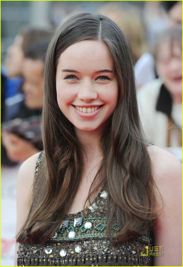 Lulu Popplewell