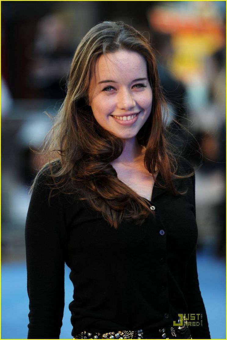 Lulu Popplewell