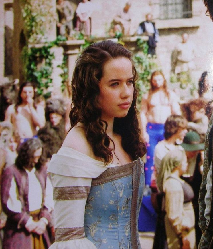 Lulu Popplewell