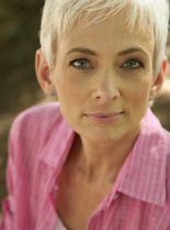 Lynne Marta