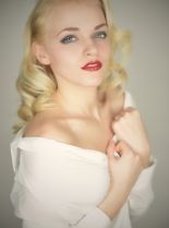 Madeline Brewer photo