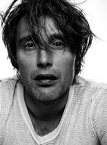 Mads Mikkelsen photo