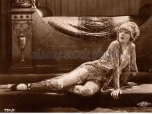 Mae Murray