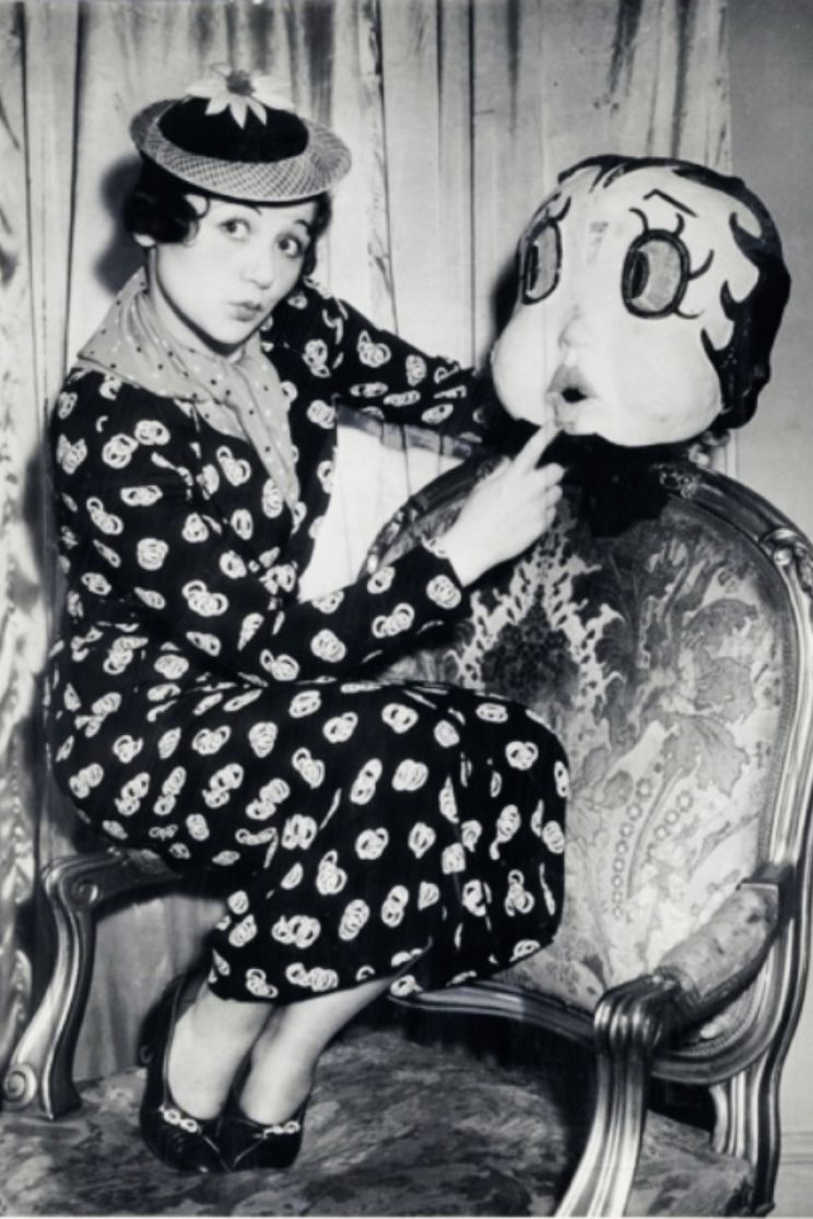 Mae Questel