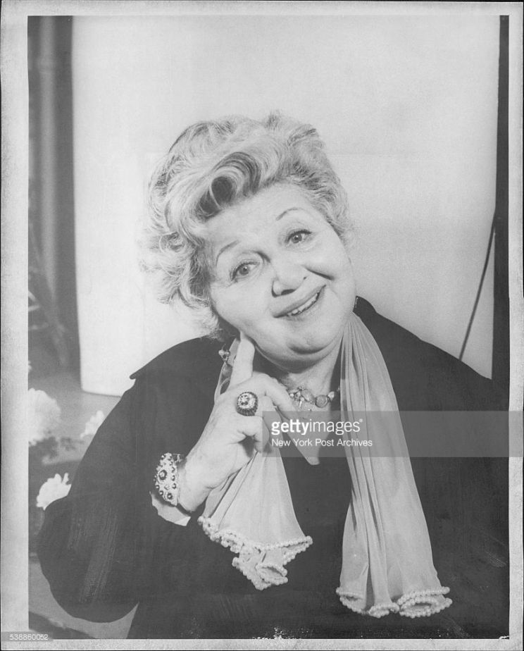 Mae Questel