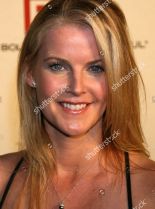 Maeve Quinlan #675557 picture (Portrait Medium)