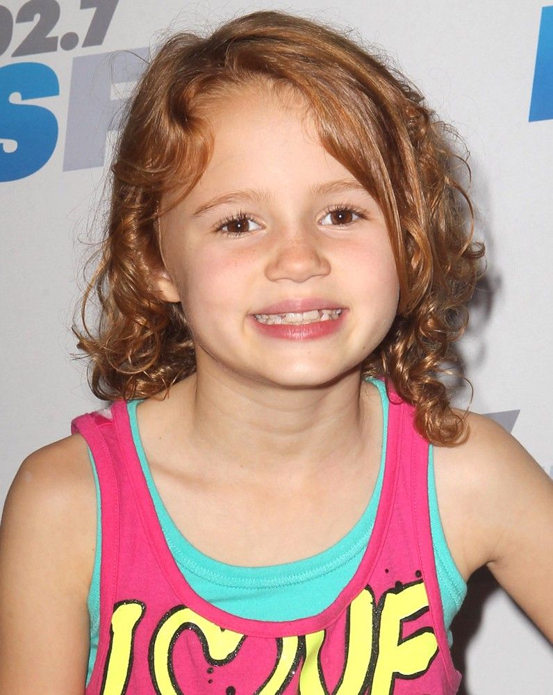Pictures of Maggie Elizabeth Jones