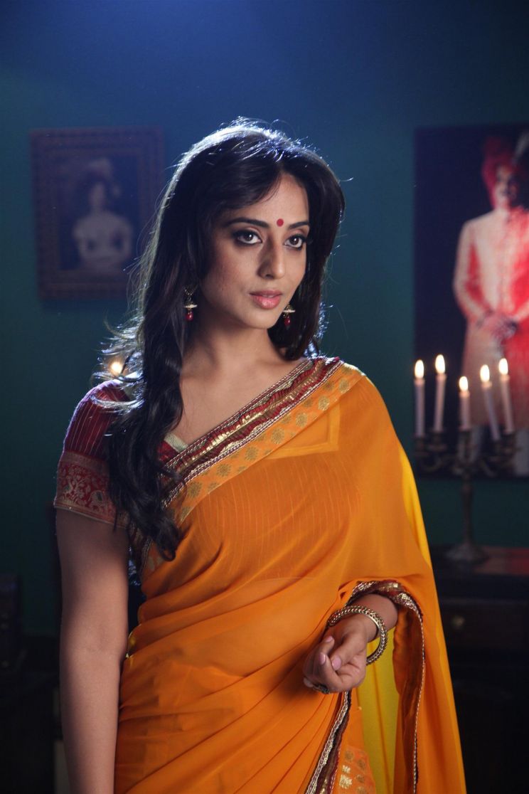 Mahie Gill