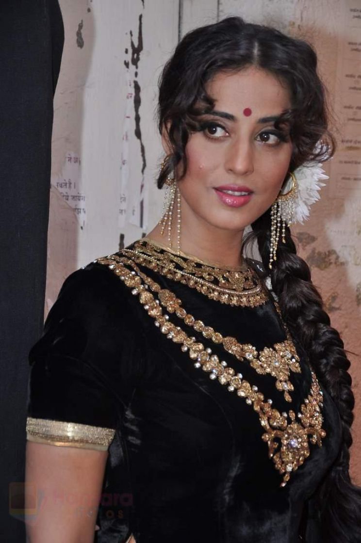 Mahie Gill