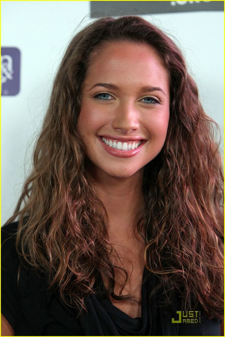 Pictures Of Maiara Walsh 