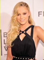 Maika Monroe #29065 picture (Portrait Medium)