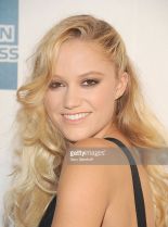 Maika Monroe #29076 picture (Portrait Medium)