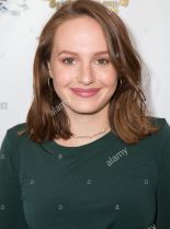 Mandalynn Carlson #1589588 picture (Portrait Medium)