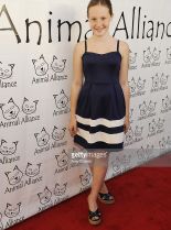 Mandalynn Carlson #1589607 picture (Portrait Medium)