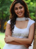 Manjari Phadnis photo
