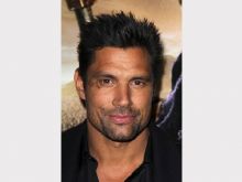 Manu Bennett