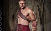 Manu Bennett