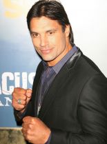 Manu Bennett