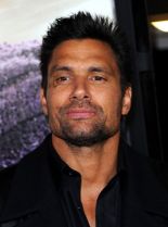 Manu Bennett